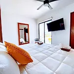 Cosmos 42 - New Modern Studio Close To The 5Th Av & The Beach